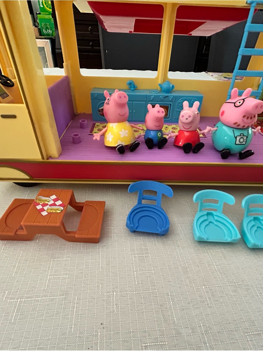 Peppa Pig Family Figures Playset with Pink, Yellow, Blue & Teal Accessories